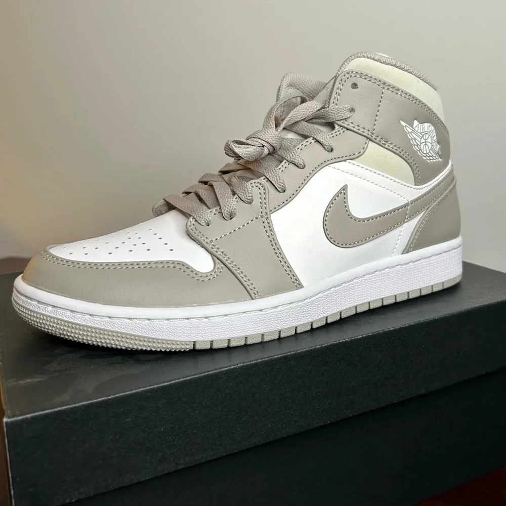 Nike Air Jordan 1 Mid Linen College Grey/Light Bone (8.5M/10W)
